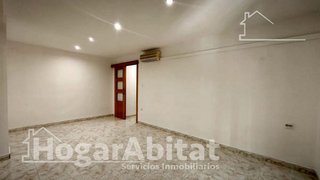 Piso en venta en Ciutat Jardí en Valencia