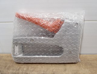 Grapadora metálica Tacwise para cables + grapas