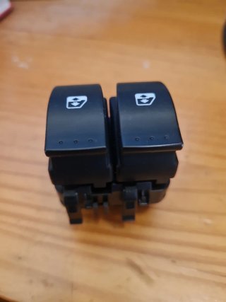 Interruptor Elevalunas Clio 3