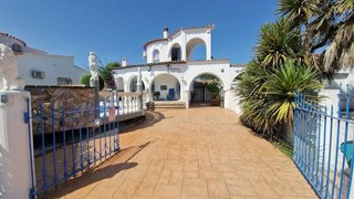 Chalet en venta en Empuriabrava en Castelló d´Empúries