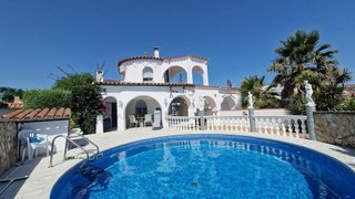 Chalet en venta en Empuriabrava en Castelló d´Empúries