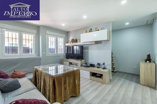 Casa adosada en venta en Gójar