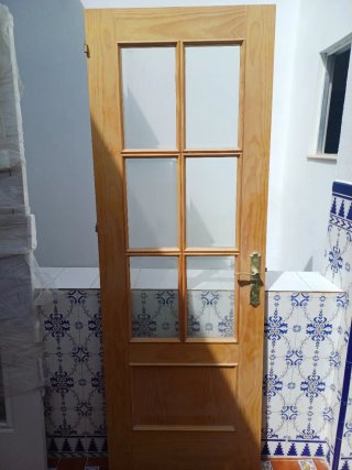 Puerta interior madera con cristales