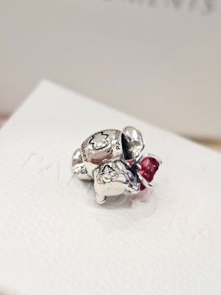 Charm Pandora Stitch con Rosa Roja