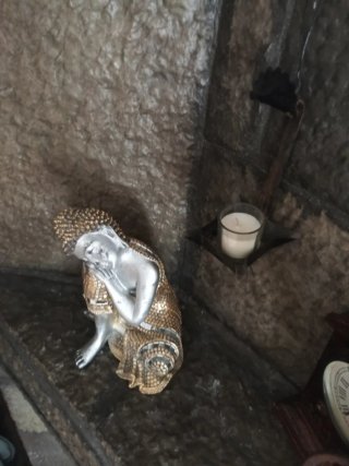 Figura Buda Decorativa Plateada y Dorada