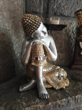 Figura Buda Decorativa Plateada y Dorada