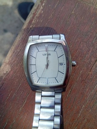 Reloj Lorus Plata y Blanco