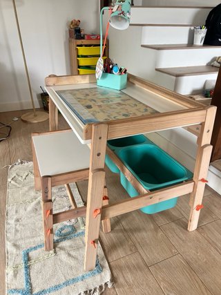 Escritorio Infantil IKEA Flisat, se regala banco