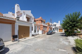Casa adosada en venta en Cervantes en Granada