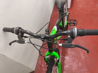 Bicicleta infantil 24 pulgadas. Utilizada 4 veces