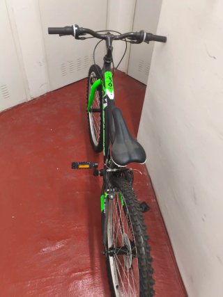 Bicicleta infantil 24 pulgadas. Utilizada 4 veces