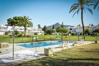 Piso en venta en Los Naranjos - Las Brisas en Marbella