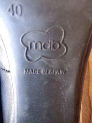 Zapatos de piel negros tacón