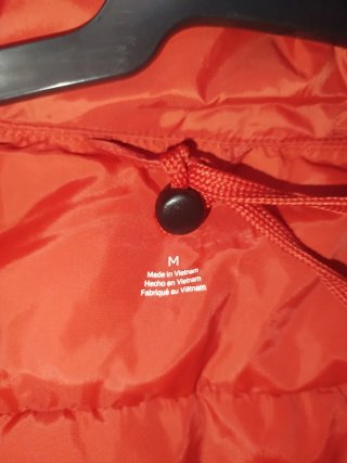 Chaleco acolchado rojo Talla M con bolsa
