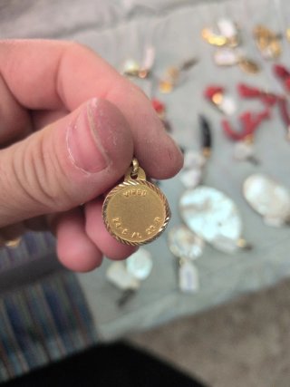 Colgantes Horóscopo Oro 18k