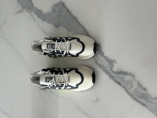 Zapatillas Adidas Blancas y Negras