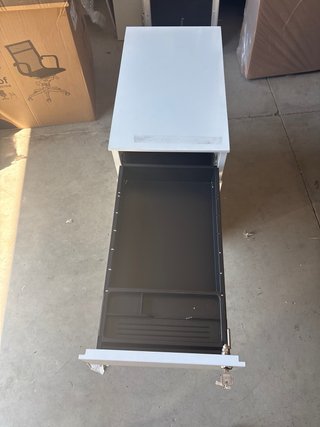 Cajonera metálica blanca con ruedas