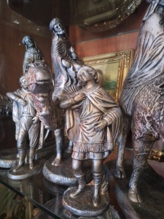 Belén Grande Figura Religiosa