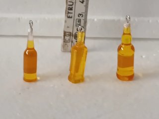 Miniatura bottiglie per casa delle bambole