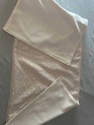 Pañolón de fallera beige y blanco