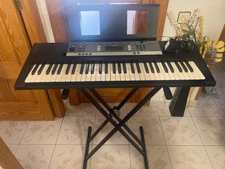 Yamaha YPT-240 Teclado con Soporte y Cable