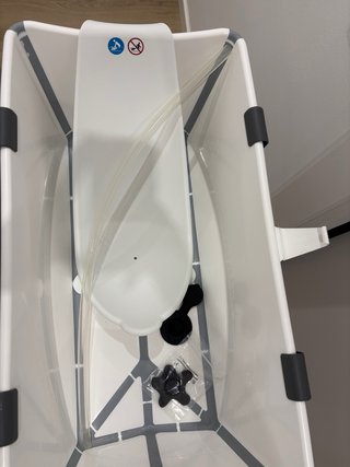 Bañera completa: patas, asiento, tapones, goma