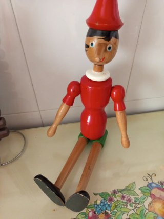 Pinocho de madera antiguo