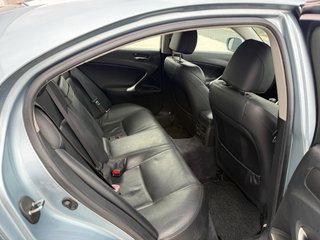 Lexus IS 220d