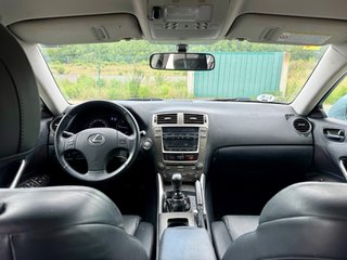 Lexus IS 220d