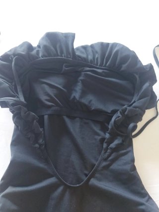 Bañador Zara negro volantes
