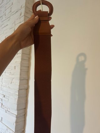 Cintura elastica marrone fibbia rotonda