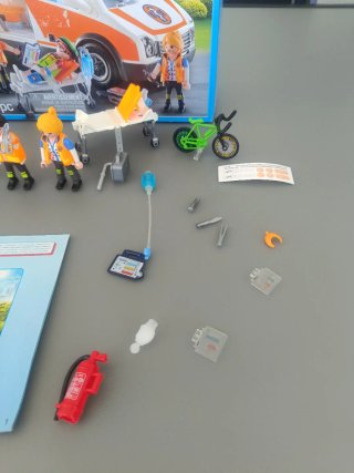 Ambulancia Playmobil City Life 70049