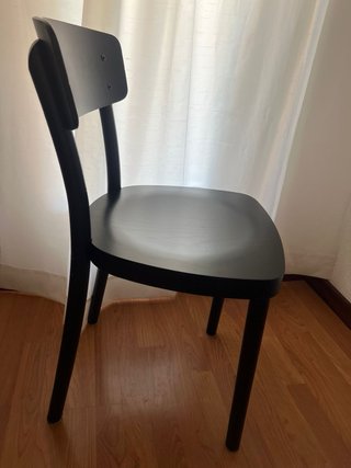 Sillas de comedor de madera negras