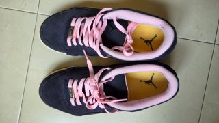 Zapatillas Jordan Negras y Rosas