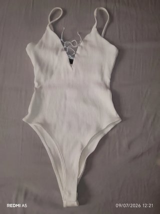 Bershka Top Blanco Ajustado Talla S muy ajustadoXS