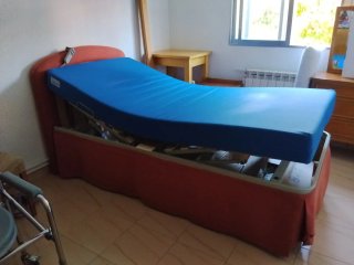 Cama articulada con mando