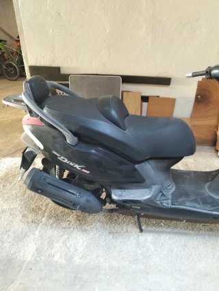 Maxi Scooter Kymco Negra y Gris