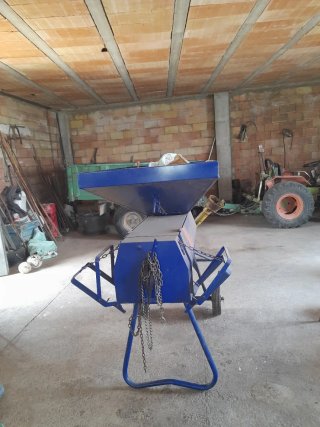 Peladora de almendras para tractor