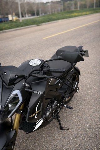 Moto ZONTES ZT15-2K5 125cc Naked Negra