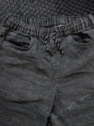 Pantalón corto gris hombre