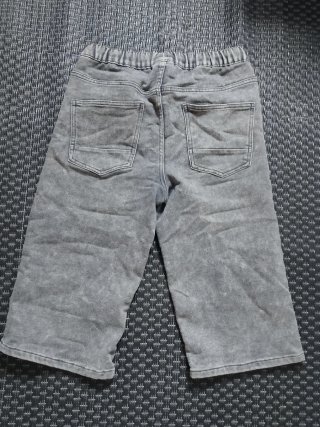 Pantalón corto gris hombre