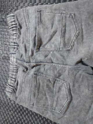 Pantalón corto gris hombre