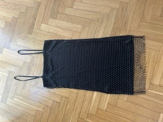 Vestido mini negro con brillos plateados