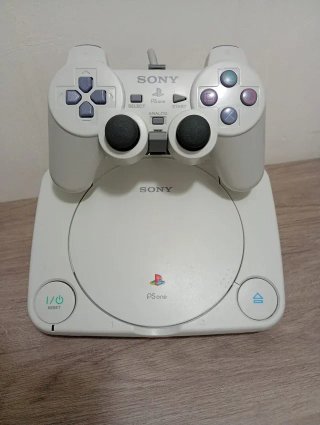 Consola Sony PS One + Mando + Juego