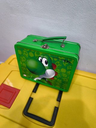 Caja metálica Nintendo DS Yoshi