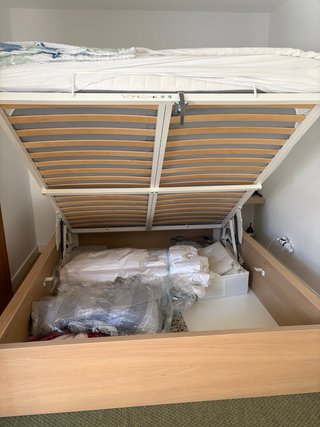 Cama Ikea con almacenaje y colchón