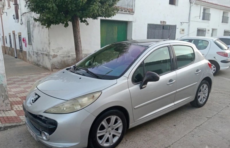 Peugeot 207 2006 - foto 1