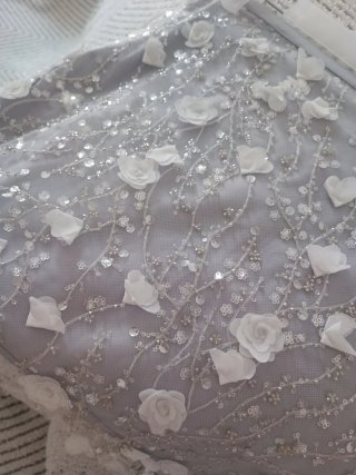 Falda Zara flores y lentejuelas