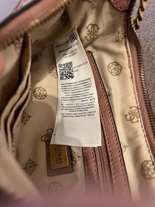 Bolso Guess Media Luna Rosa y Dorado