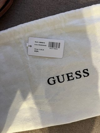 Bolso Guess Media Luna Rosa y Dorado